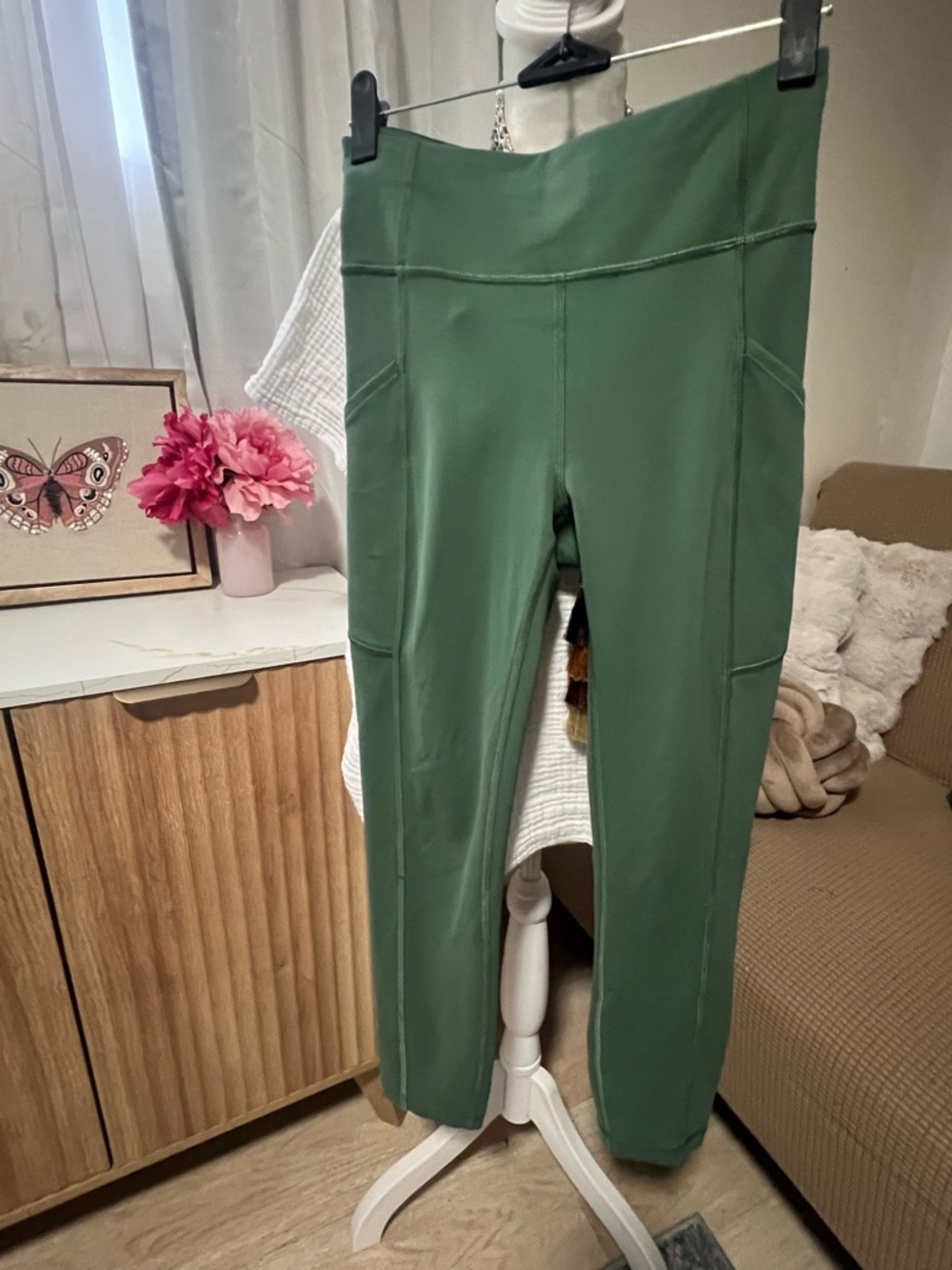 Lululemon - Picture 3 of 4